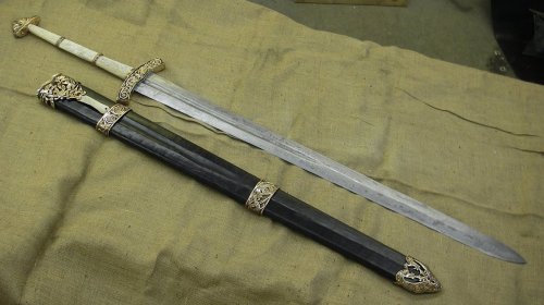 wearepaladin:The Sword Gramgaldur, the Song of Wrath...