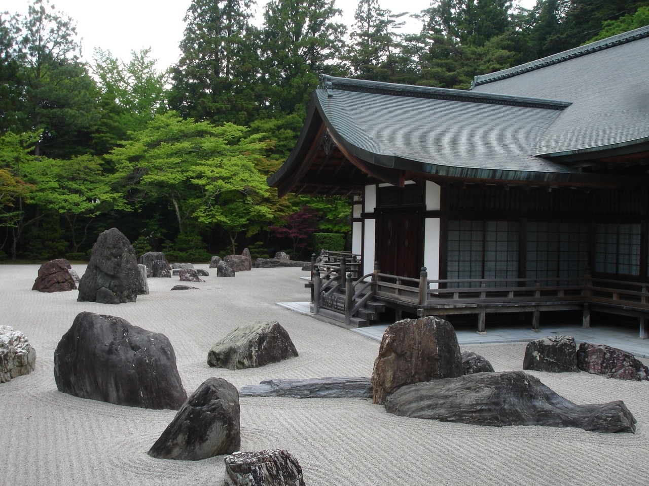 Minimal Japanese Zen Garden