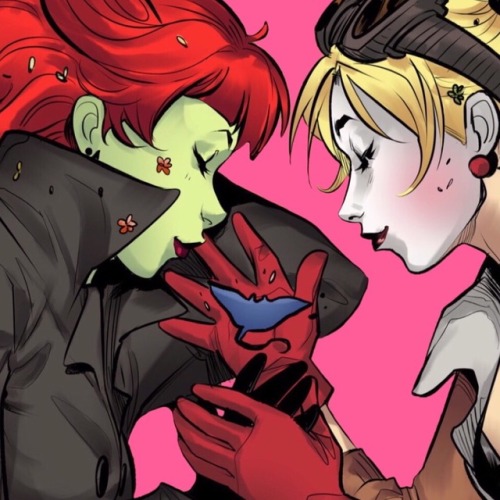 patsyjenn:harley quinn and poison ivy in dc comics: bombshells...