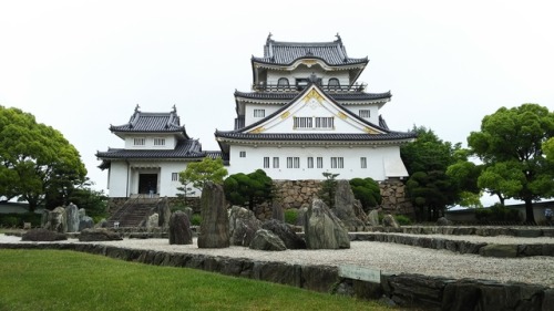 岸和田だんじり会館と岸和田城