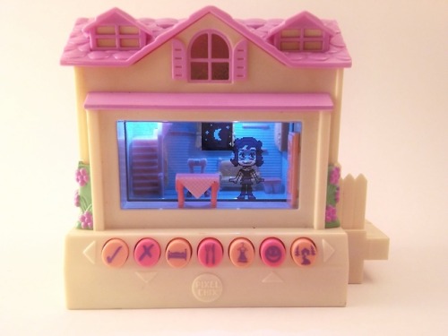 angelbabyspice:mooncakespastel:Pixel chix toy.(Anyone...