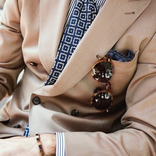 sartorialrebellions:#spanishstyle #sportchic...