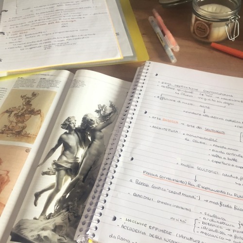 cioccostudy:30/09/18I woke up early and studied art history...