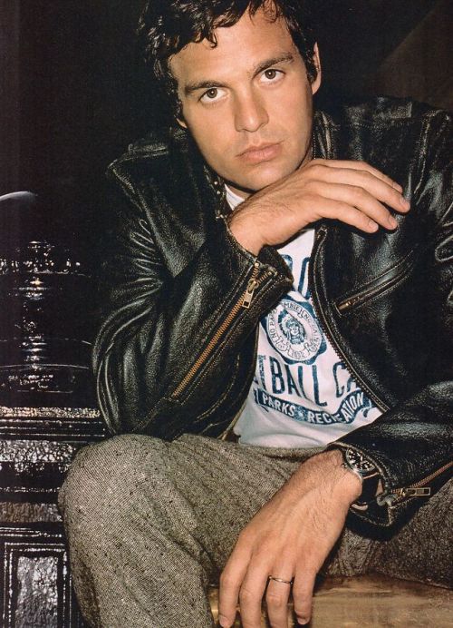 markruffalo-fanuk:Mark ruffalo for GQ // 2003