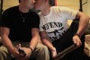 Embrasser Gay