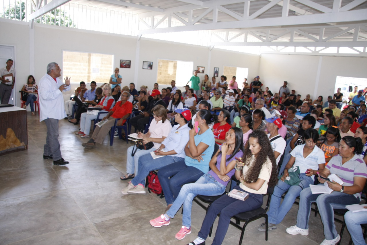 Avisos de mujeres que buscan hombres en medellin a ciegas De mediana edad hombre de edad madura buscando hombre más joven de 40 para sexo en salamanca
