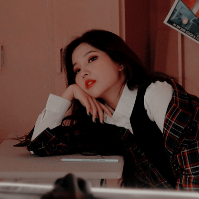 Ера ае. Jeon Soyeon aesthetic. Соён g Idle с каре черными. Чон соён Oh my God. Соён 2022.