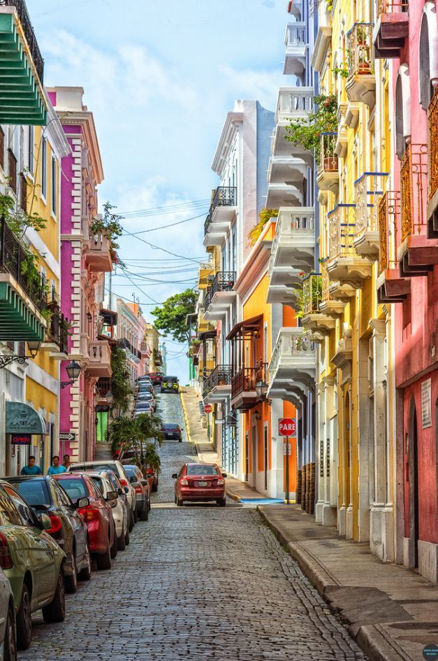 Streets of San Juan, Puerto Rico (by Markus). - It's a beautiful world