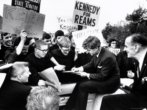 ripple-of-hope:
“Campaigning Kennedy!
”