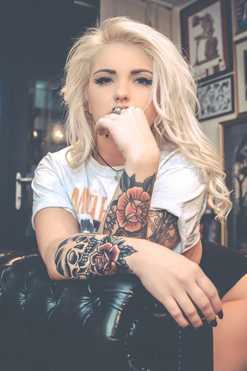 ilovetattoedpeople:Follow me ILTP