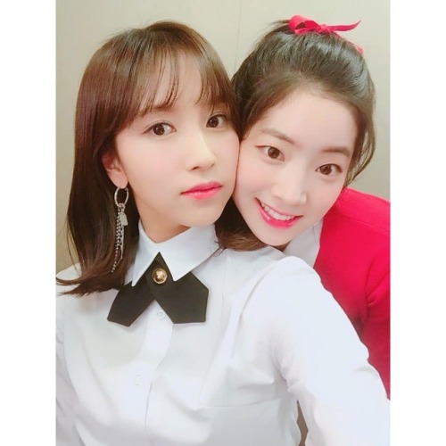 fyeah-twice:180426 Mina & Dahyun’s Instagram Update엠카...