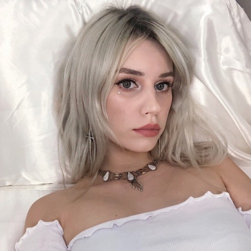 white hair on Tumblr