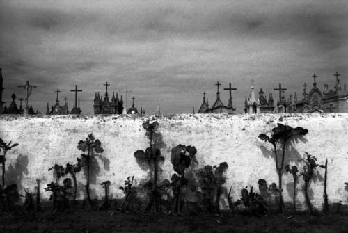 flashofgod:Josef Koudelka, Portugal, 1976.