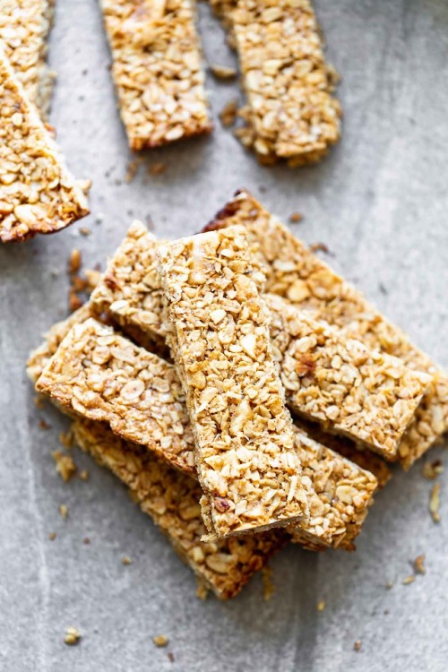 foodffs:CHEWY CASHEW ALMOND BUTTER GRANOLA BARSFollow for...