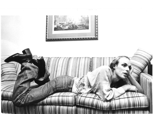 moredarkthanshark:Brian Eno, New York circa 1974 by Dagmar...