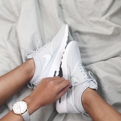 nike air max thea silver outfit