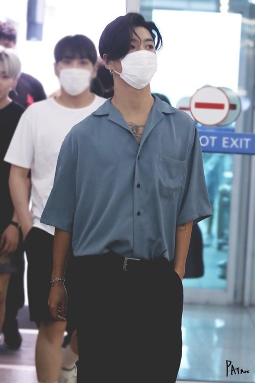 yourdailyyongguk:Yongguk’s airport styles are always on point...