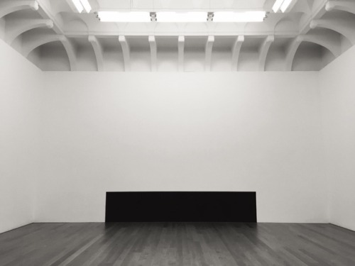 lady-iwilltouchyouwithmymind:Richard Serra (*1938)Rectangle to...