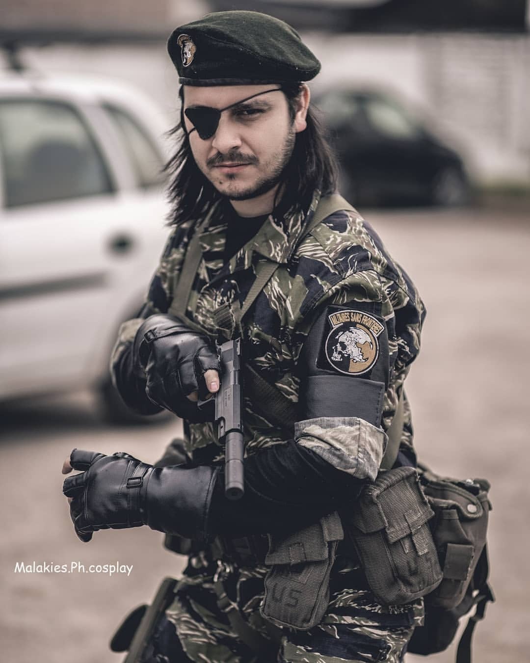 Косплей биг. Биг босс косплей. Big Boss MGS 5 Cosplay. Биг босс Metal Gear косплей. Биг босс Военная форма.