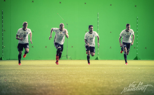 mercedesbenzfussball:Making of #ViveLaMannschaft - Teil 1 -...