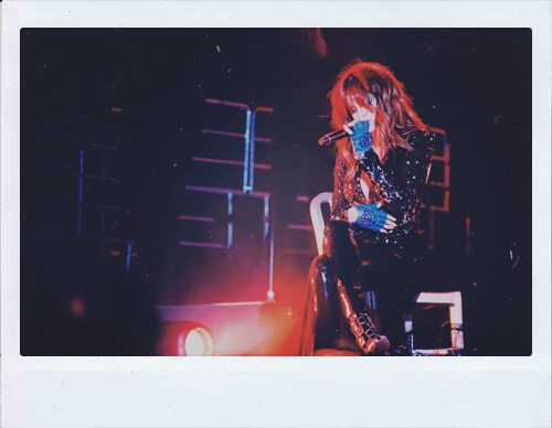 itsgomezsel:Selena performing at the ICE BSD City in...