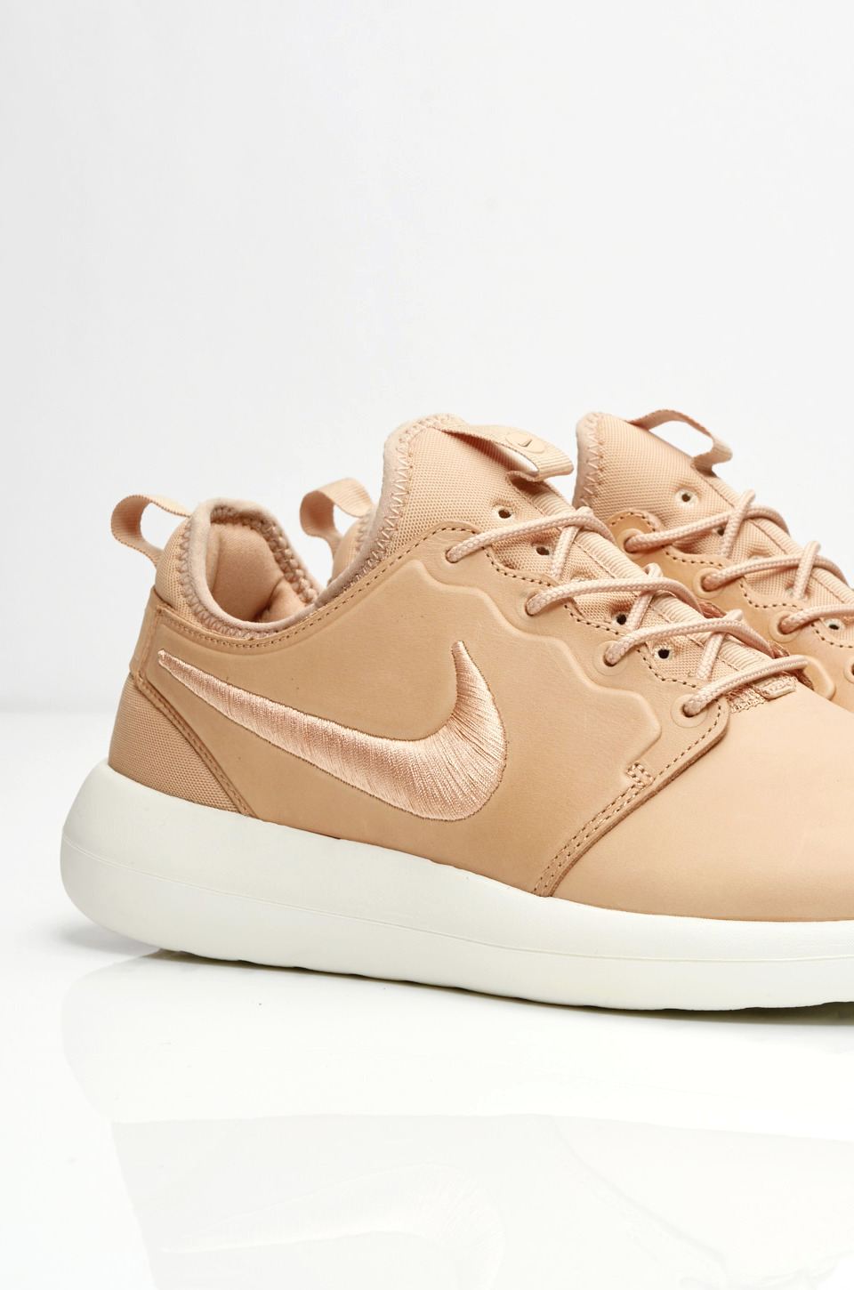 nikelab roshe two leather