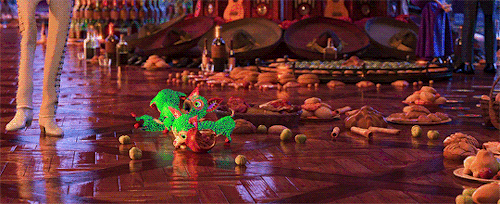 filmgifs:Coco (2017) dir. Lee Unkrich & Adrian Molina