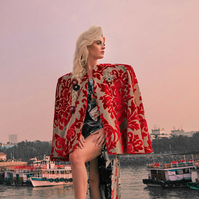 katy as julius von klever's paintings