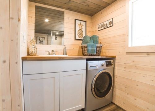 dreamhousetogo:The Bunkhouse by Uncharted Tiny Homes