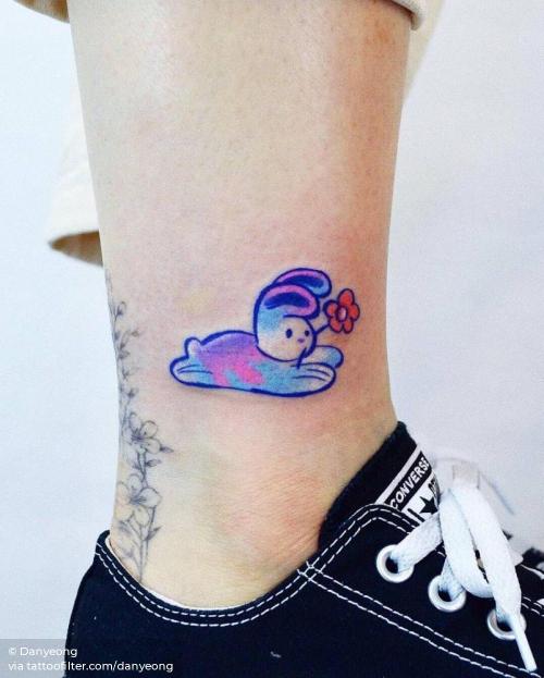 By Danyeong, done in Seoul. http://ttoo.co/p/218912 small;animal;tiny;ankle;rabbit;ifttt;little;danyeong;illustrative