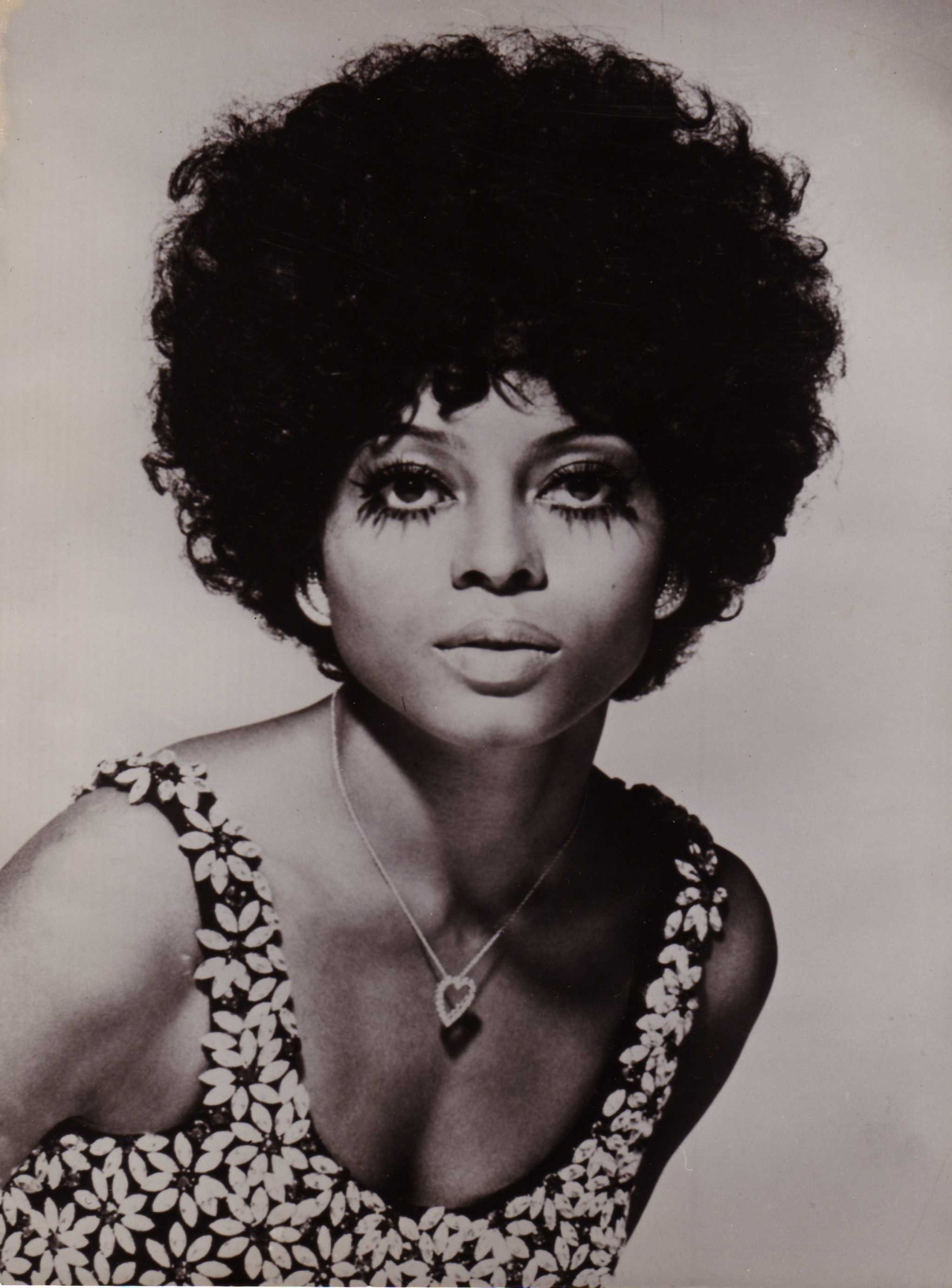 Yahoo Beauty Tbt Diana Ross Beauty Looks From Motown To
