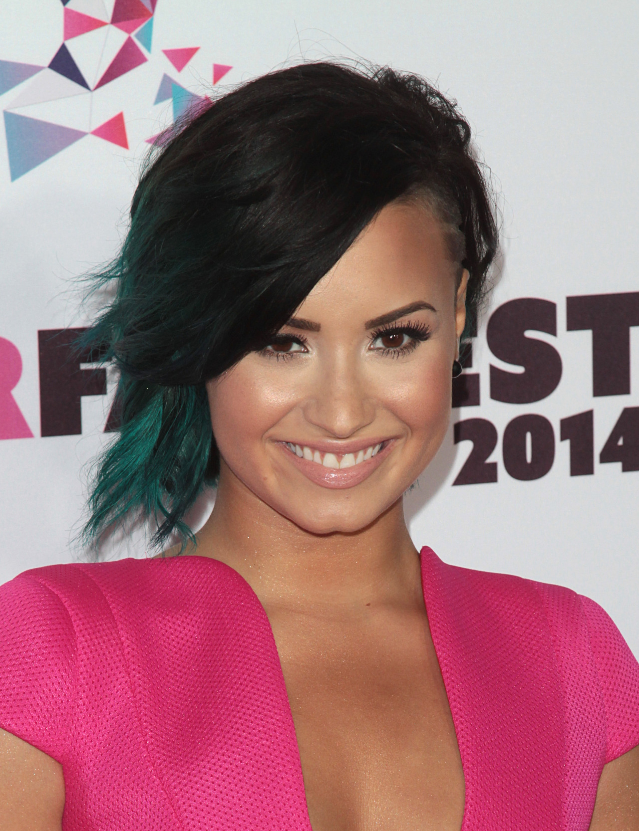 Demi Lovato S 10 Best Hair And Makeup Looks The Skincare Edit