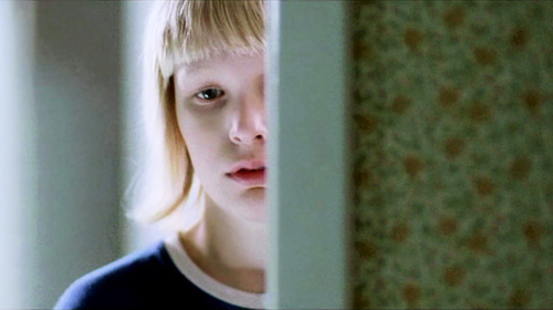 shotsofhorror:Let the Right One In (Låt den rätte komma in),...