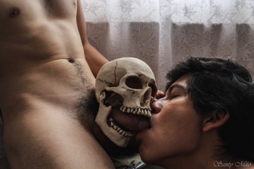 santymito:El beso de la muerte (self portrait with maykyubi)....