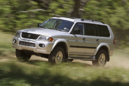 mitsubishi pajero sport suvs brasil