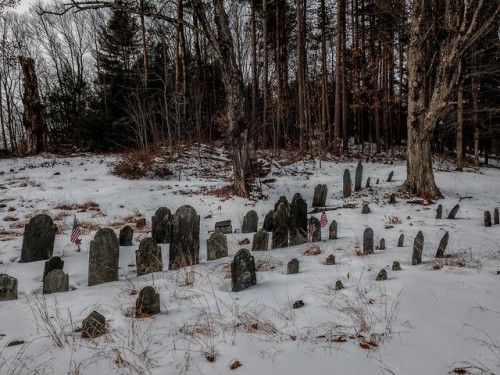 swforester:Chandler Hill CemeteryColrain MA 12/20/18