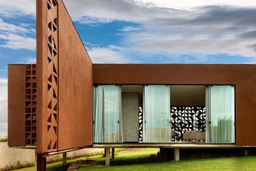 caandesign:The design of a house in Brasilia which allows...