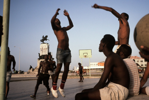 20aliens:Havana. 1993 by Alex Webb