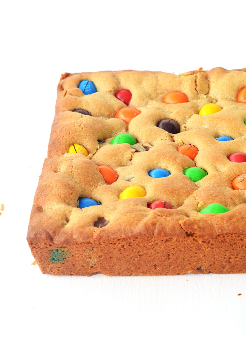 M&M peanut butter cookie bars