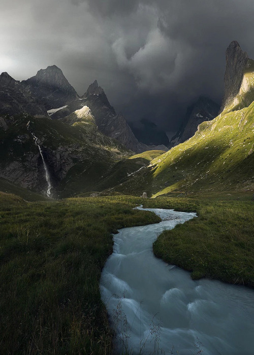 coiour-my-world:The Keep of Vanoise | Ted Gore | French Alps