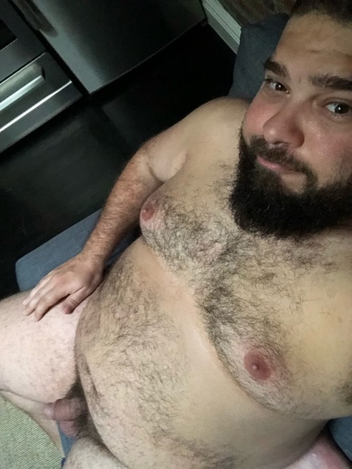 grnlanterncub:Made it to NYC…in the AirBNB waiting for the AC to...