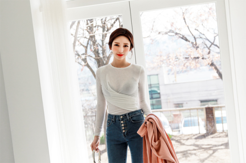 korean-dreams-girls:Ye Jin - March 26, 2018 1st Set