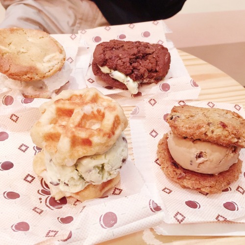 dumpllngs:best icecream sandwiches i ever had ig @dumpllngs