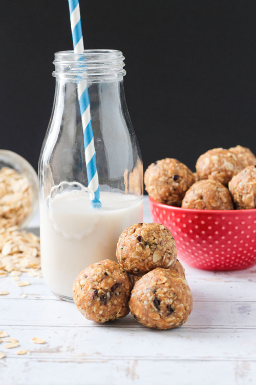 veganfoody:Peanut Butter No Bake Protein Balls w/ Superfoods