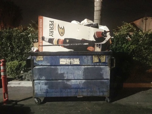 ayyoeazy:ayyoeazy:Just throwing out the trash.Remember...