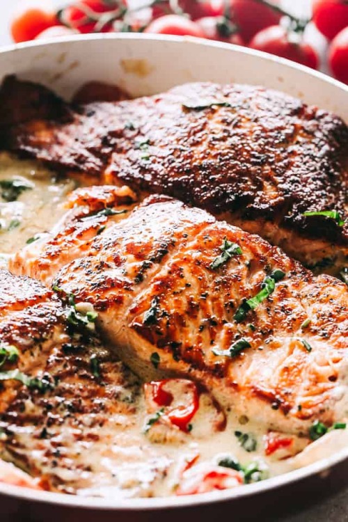 foodffs:Creamy Pan Seared Salmon with Tomatoes and...