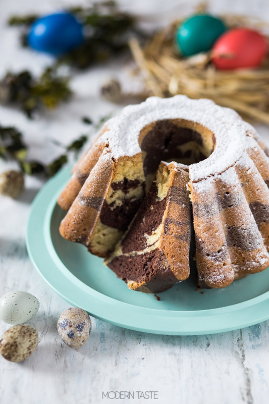 Babka - type of a round cake prepared for Easter... - lamus dworski