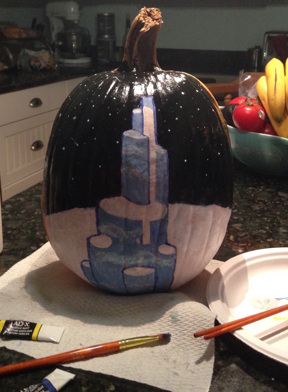I carved my first pumpkin last year and it was not enjoyable so I painted again this Hallowe'en  Thought Lapis’s tower would be fun