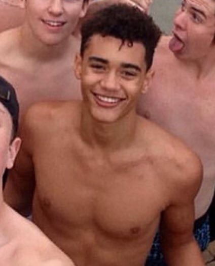 bestbeanz:ZION HAS ALWAYS LOOKED HOT AS FUCK