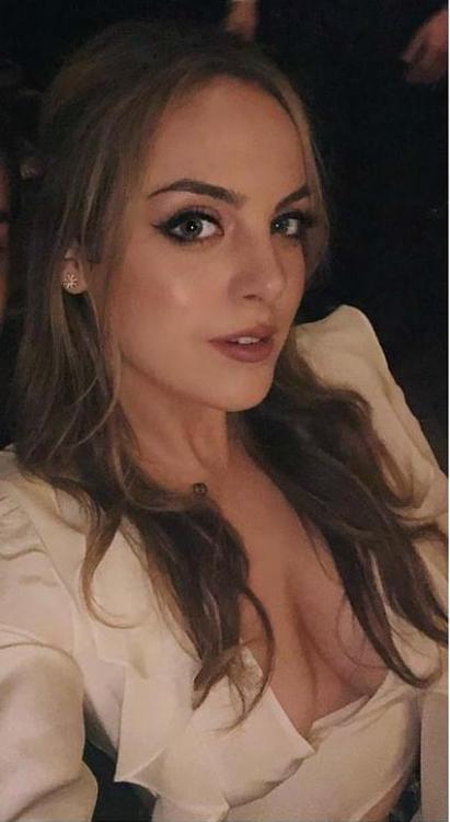 beenterminated8times:Liz Gillies http://ift.tt/2tA3IZl